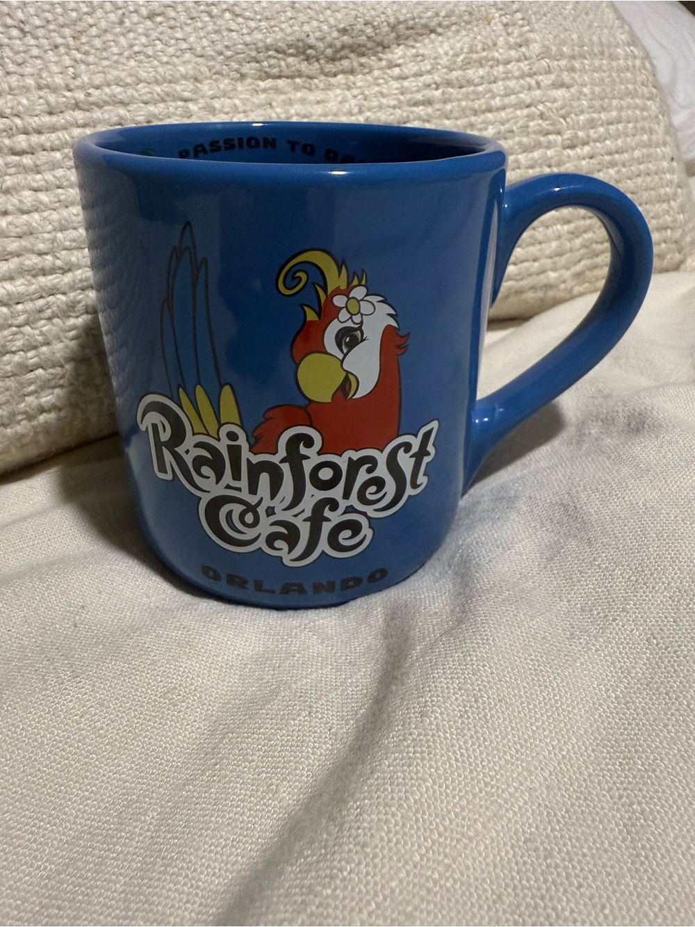 Vintage 1999 Rainforest Cafe Rio Parrot Macaw Blue 16 oz Coffee Mug